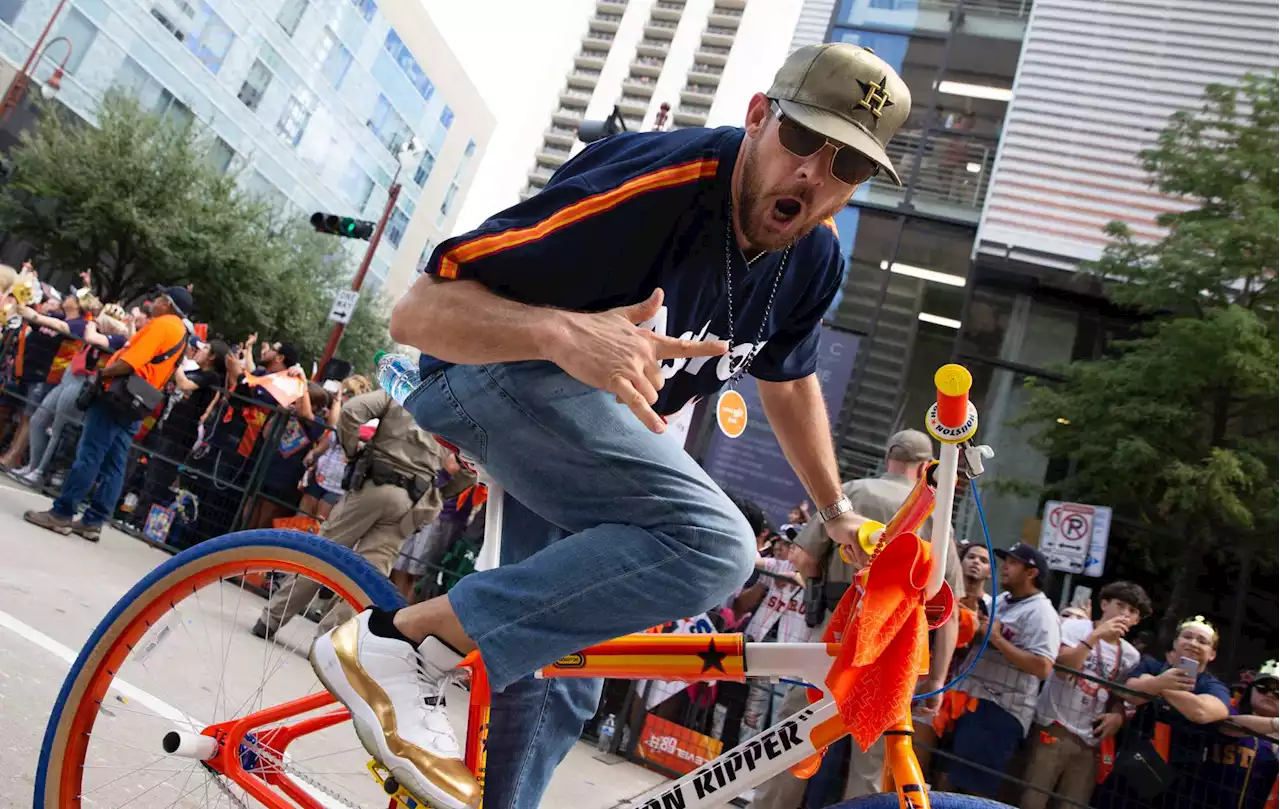 Astros parade surges Metro rail ridership to third-highest one day total ever