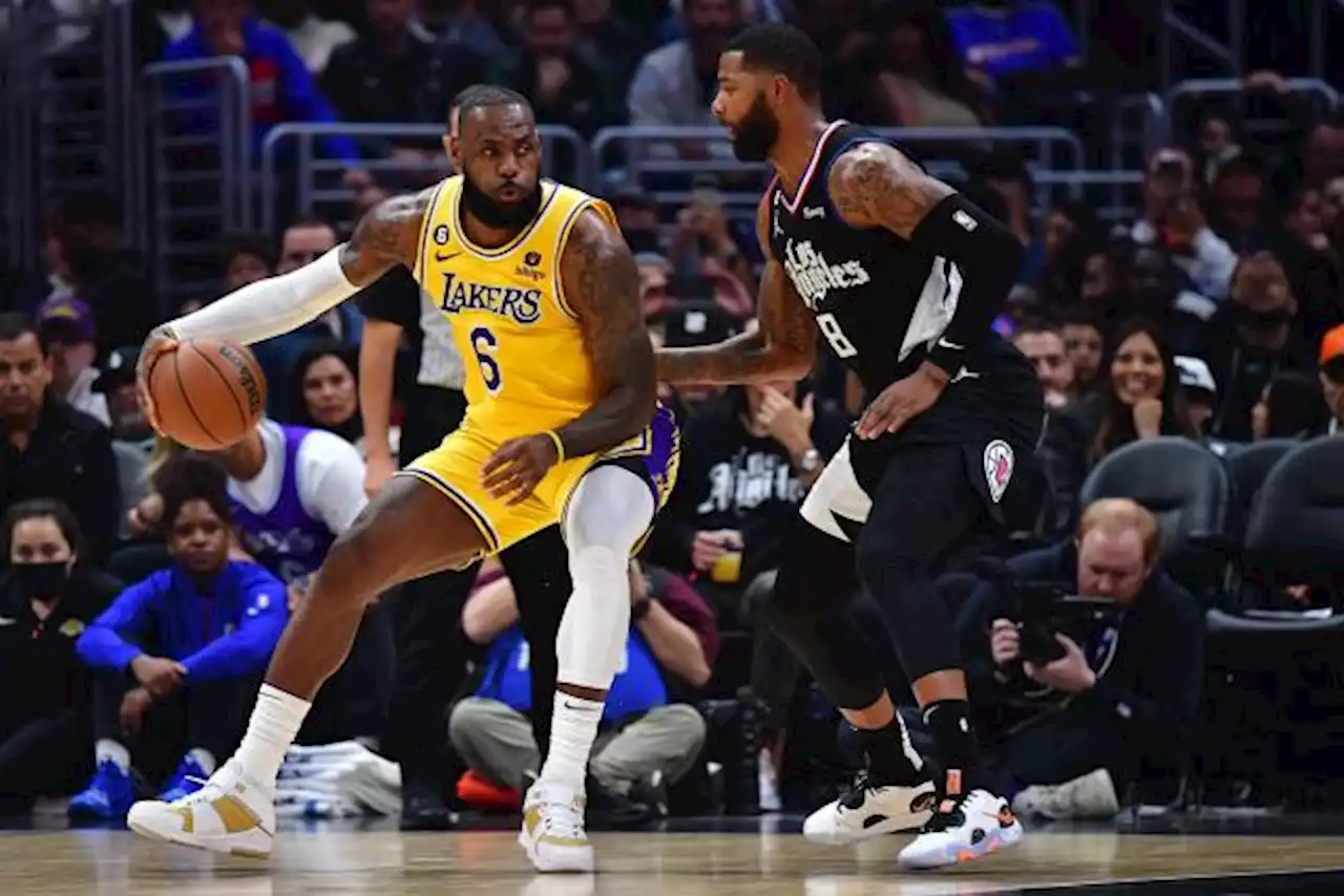 Les Los Angeles Lakers s'enfoncent un peu plus à l'Ouest et s'inquiètent pour LeBron James