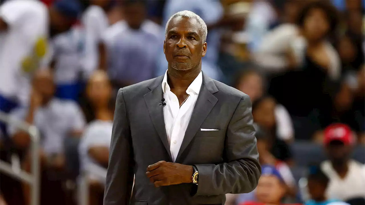 Charles Oakley: ‘Mike Does Not Want to Be Your Friend, Isiah'