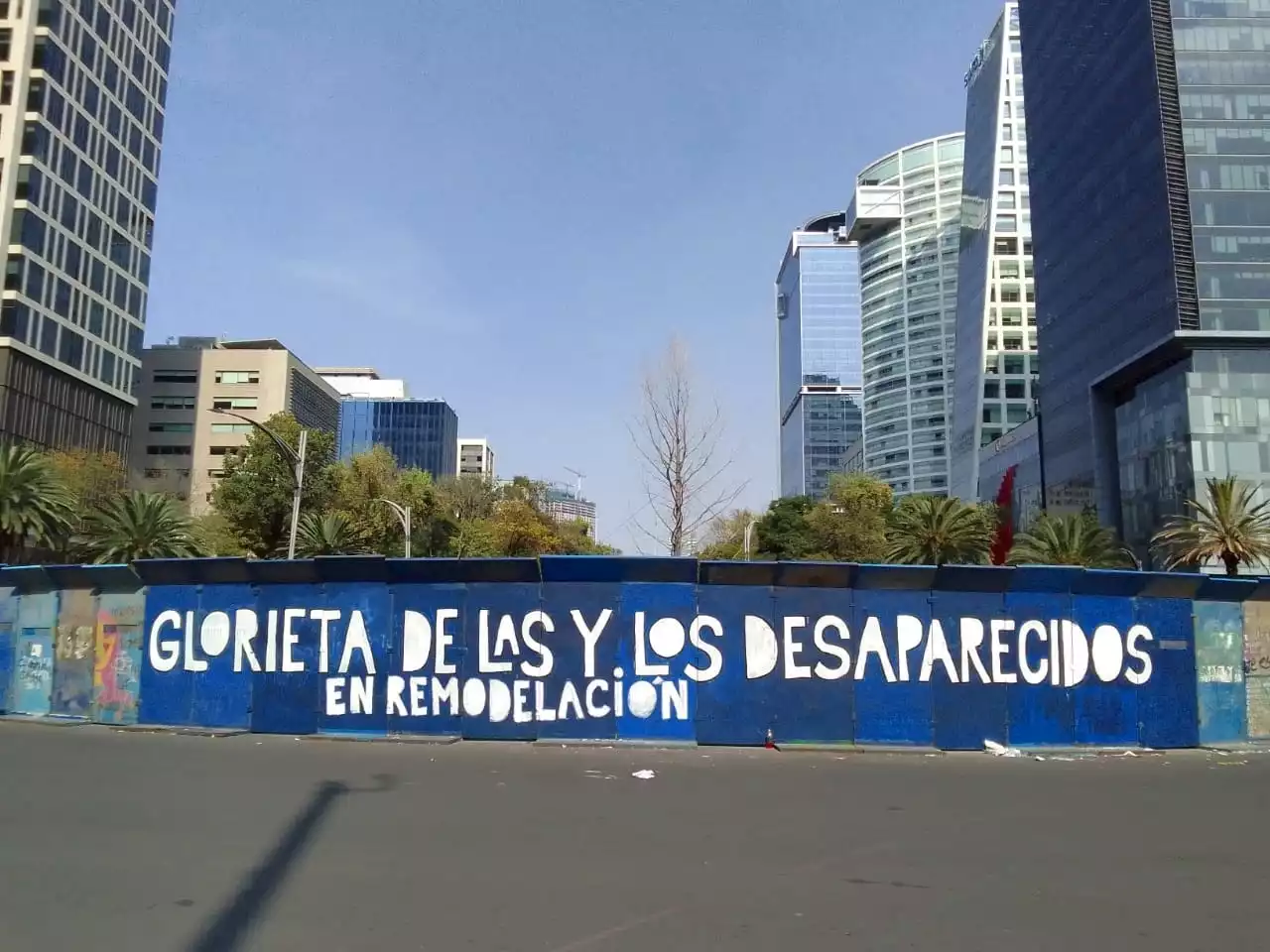 Gobierno borra, otra vez, nombres de Glorieta de desaparecidos