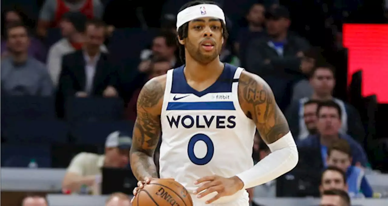 D'Angelo Russell Forgets He's In Game, Wolves Play 4-on-5