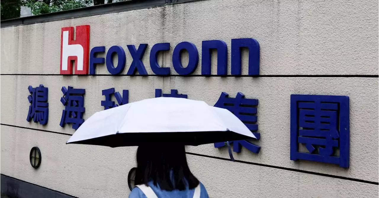 Apple supplier Foxconn adjusts production to avoid holiday blues