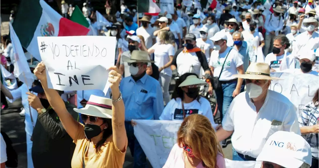 Marcha en defensa del INE no llegará al Zócalo; José Woldenberg será el único orador