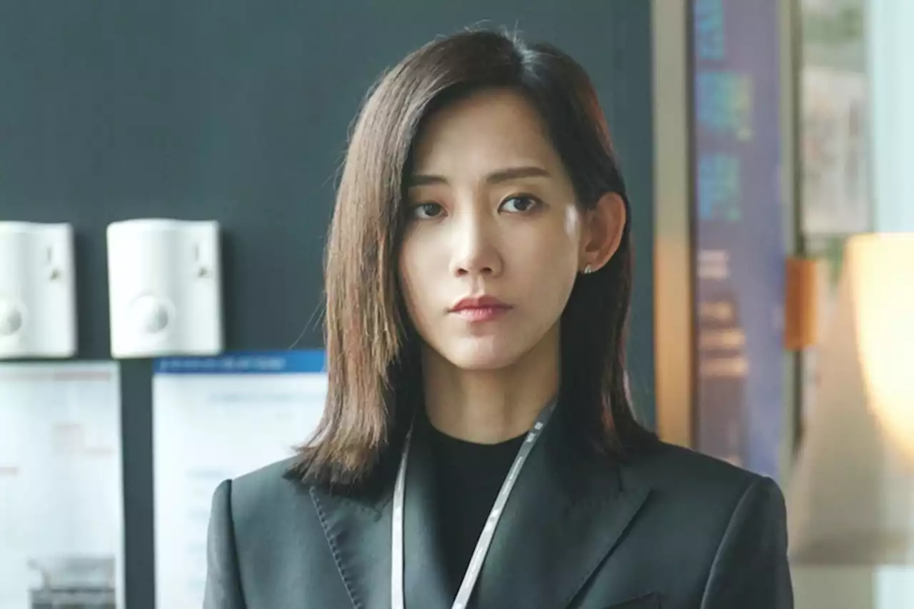 Shin Hyun Been Goes From Cheerful College Student To Fierce Prosecutor In “Reborn Rich”