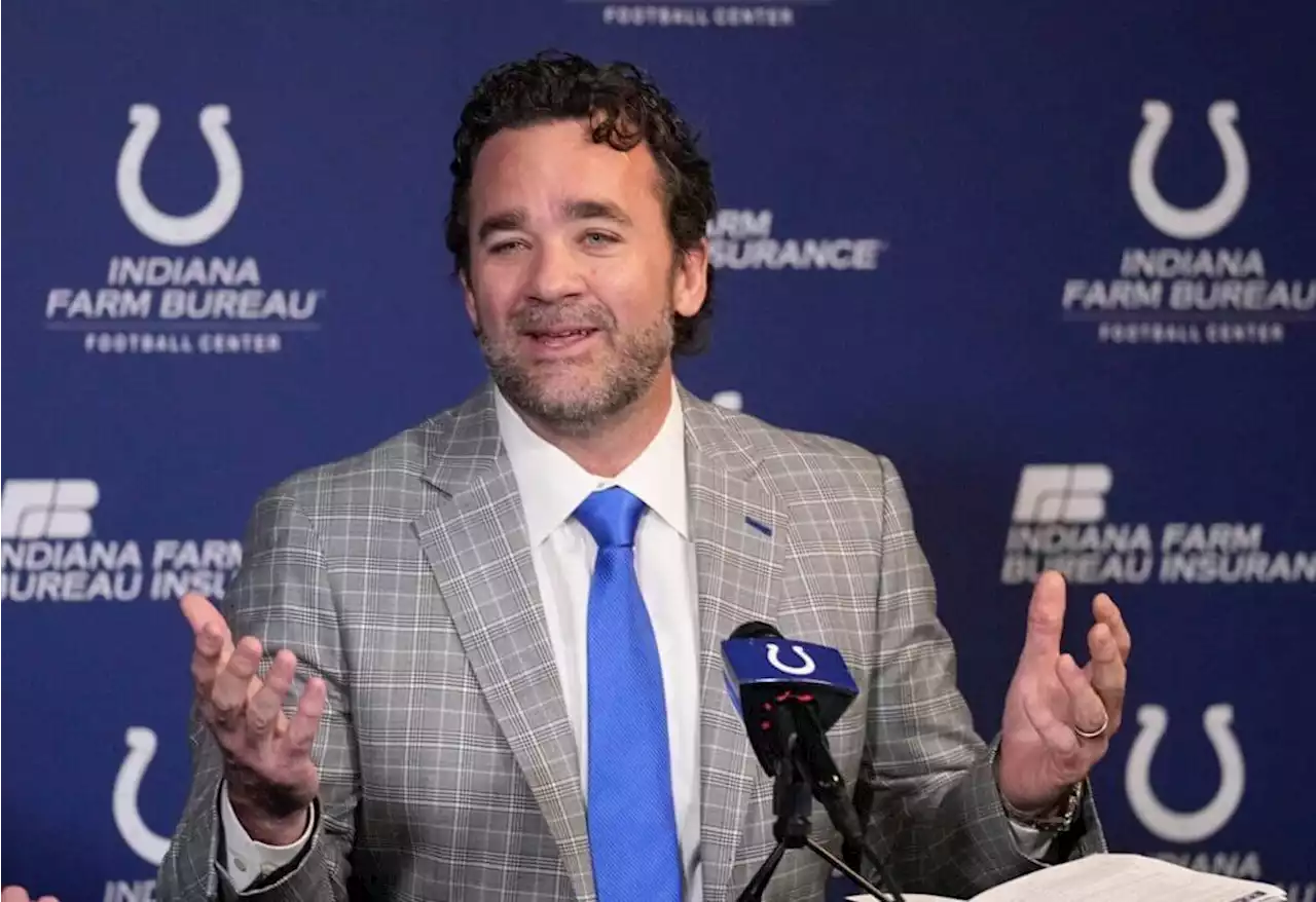 Inside Colts' wild 72 hours: Jeff Saturday lands in Indy, takes over reeling team