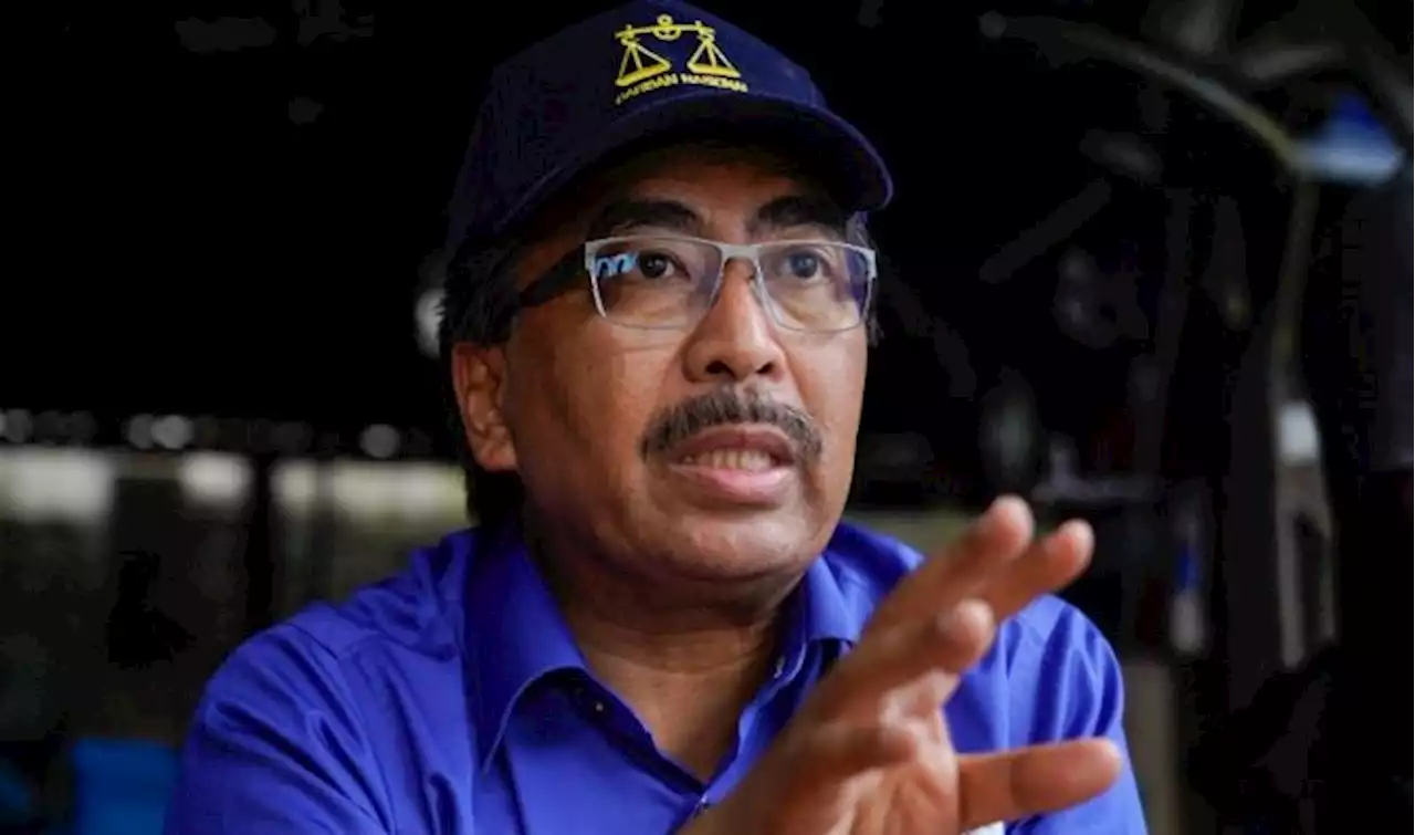 Johari cabar Khalid dedah laporan Kabinet tawaran RM1,000 sekaki