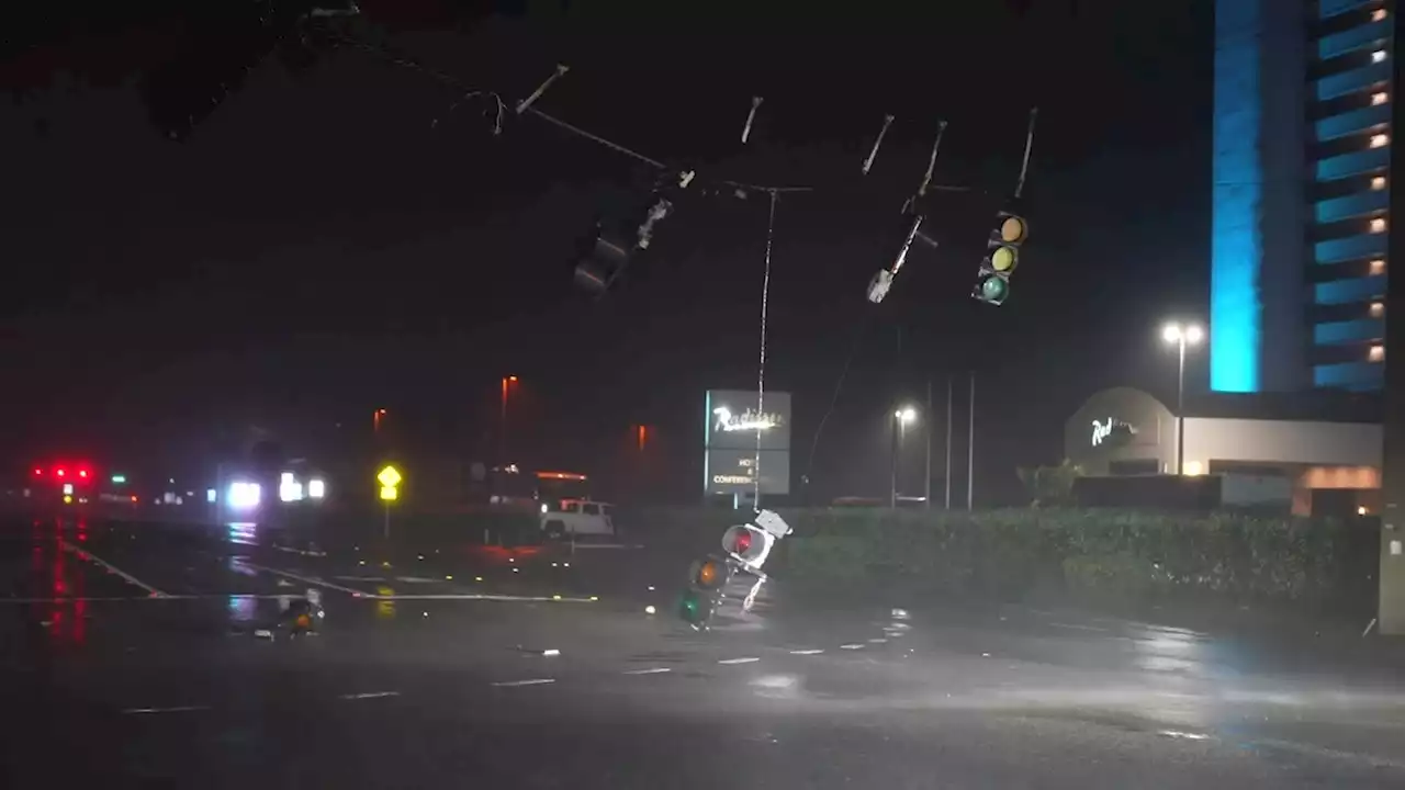 Power Outages, Wind Damage As Nicole Makes Landfall In Florida - Videos from The Weather Channel