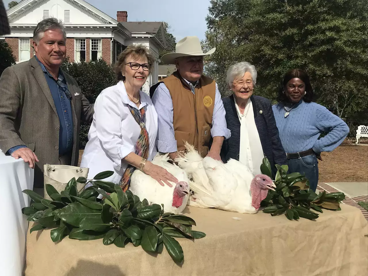 Thanksgiving Tradition: Gov. Kay Ivey Pardons Turkeys - Alabama News