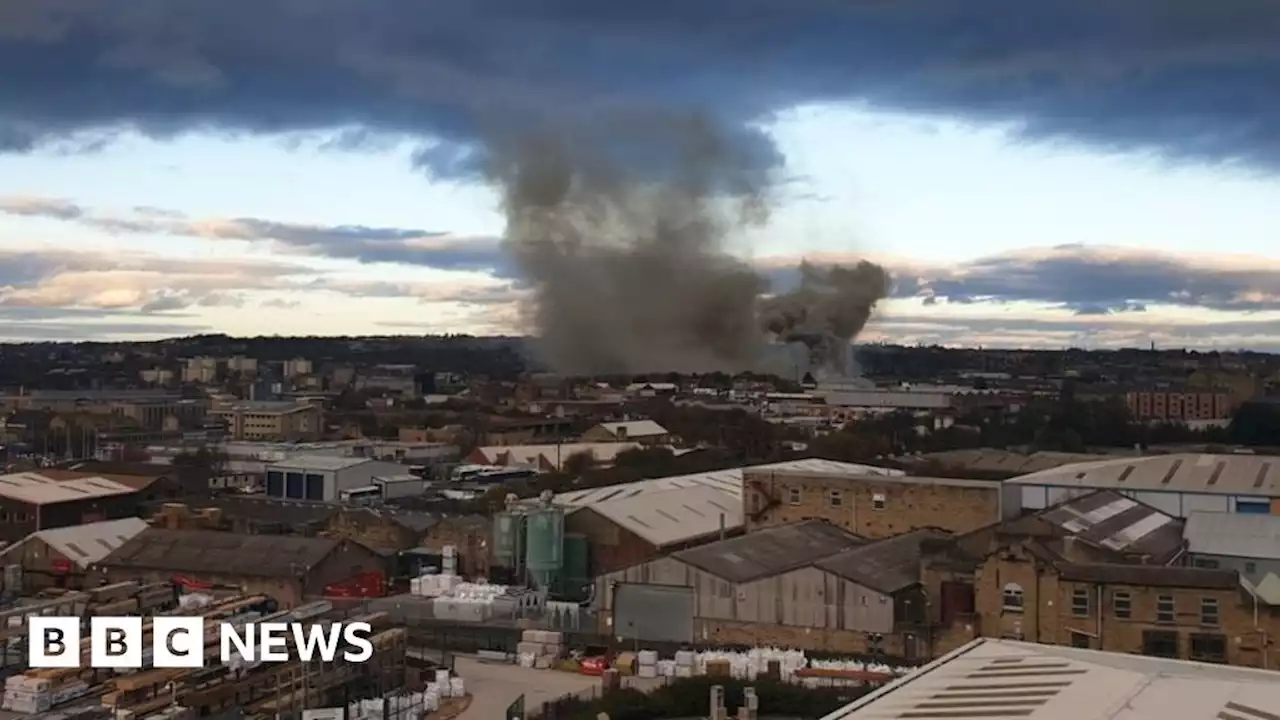 Sixty firefighters tackle blaze near Bradford city centre