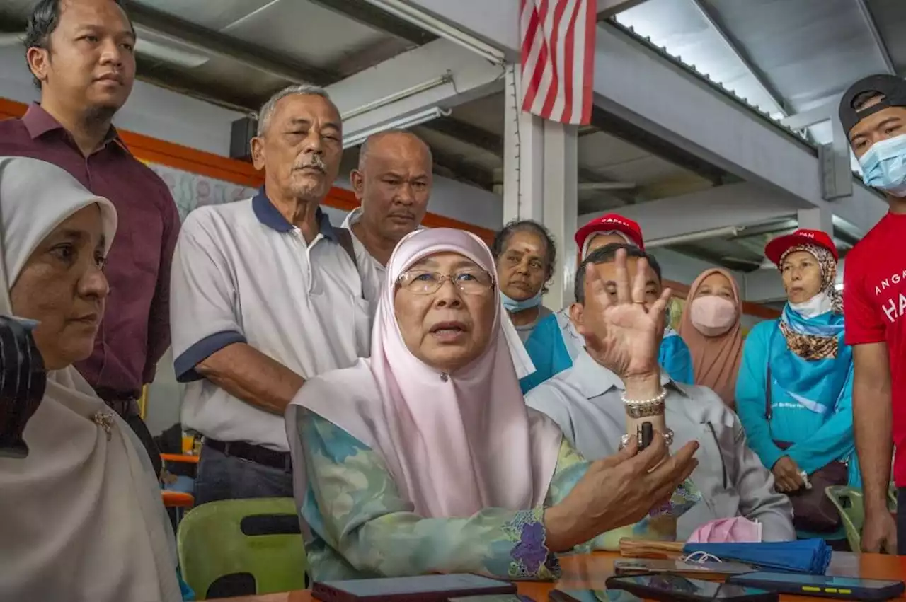 GE15: In Bandar Tun Razak, parking issues at PPRs among main focus of candidates