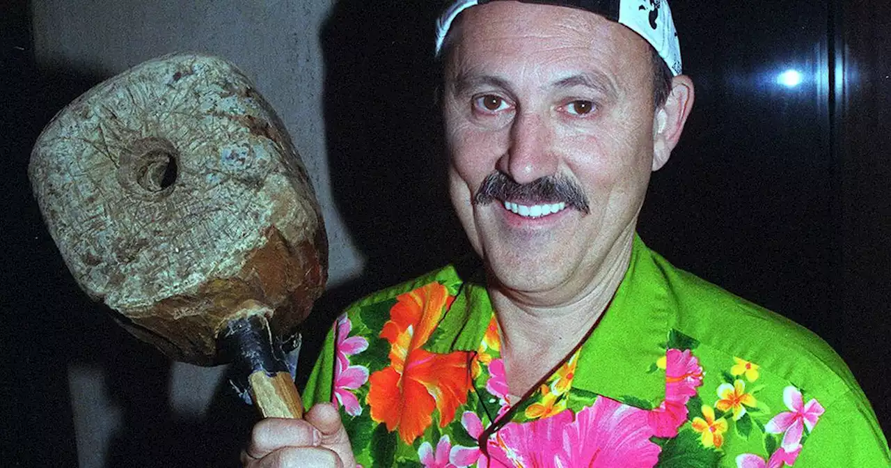 Gallagher, melon-smashing comedian who hurled food into audience, dies at 76