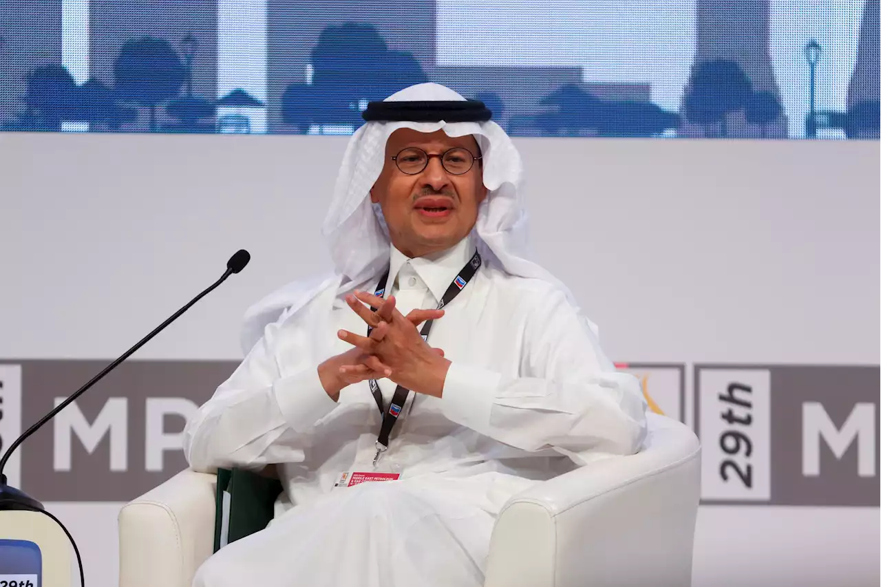 بحضور وزير الطاقة.. 'الخدمات الأرضية' توقع مذكرة تفاهم لتشغيل المعدات الهيدروجينية
