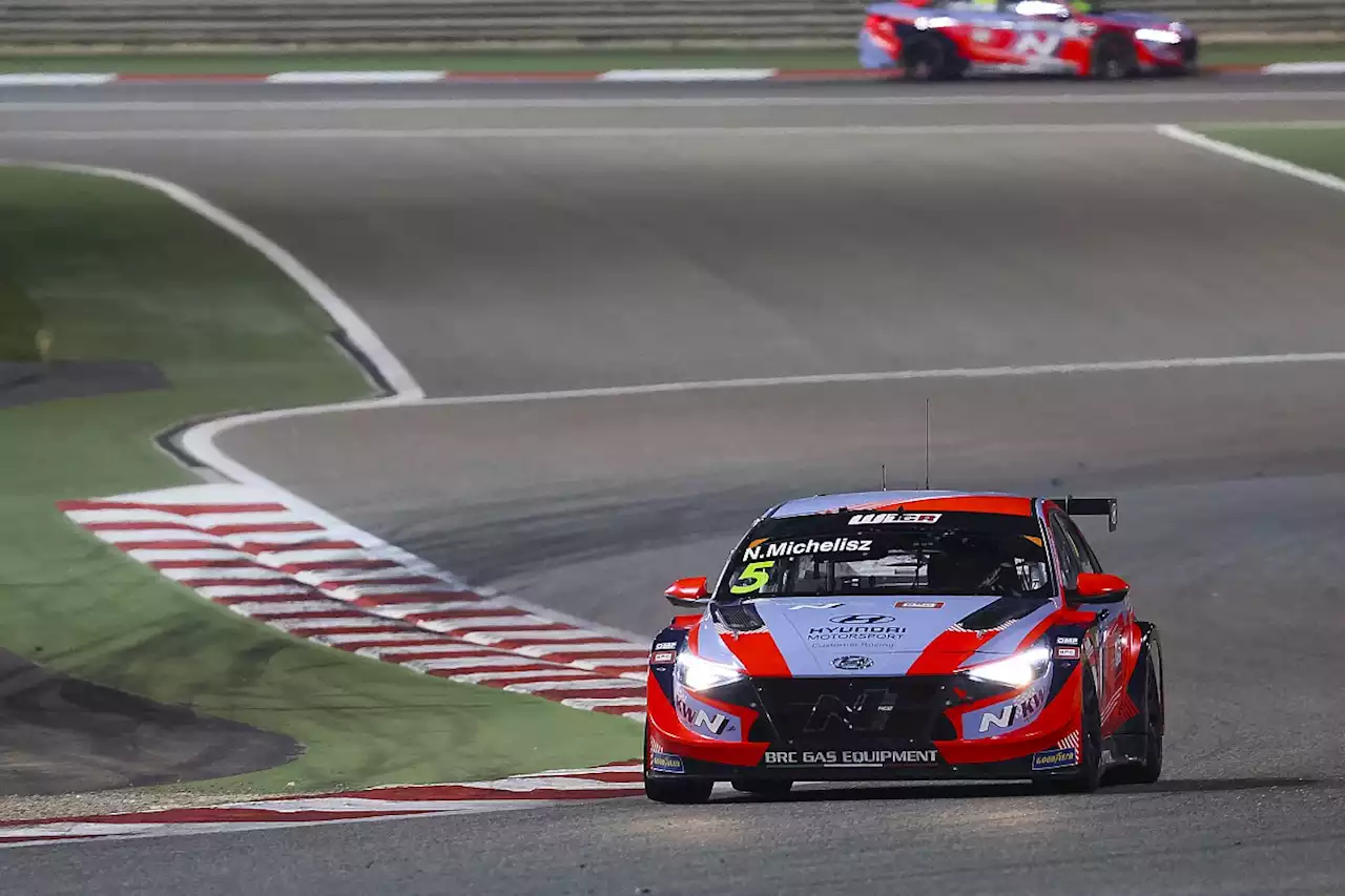 WTCR Bahrain: Michelisz wins race 2 as Azcona closes in on title