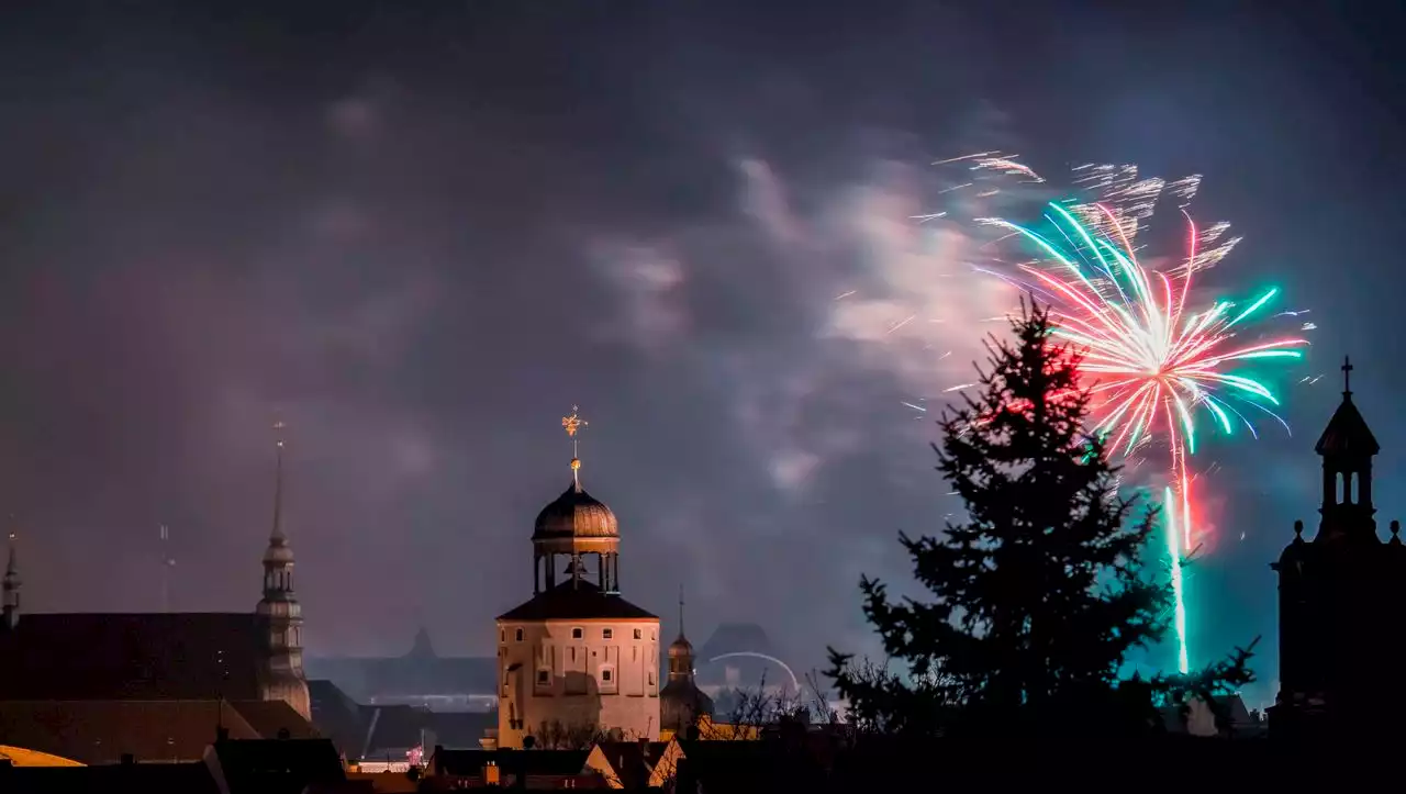 Böllern kehrt an vielen Orten zurück: Es wird wieder lauter und bunter zu Silvester