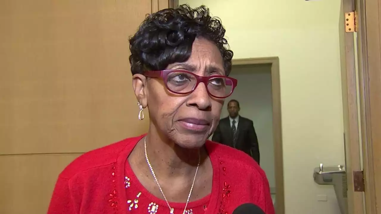 Indicted Ald. Carrie Austin’s lawyers say she’s ‘not medically fit’ for trial