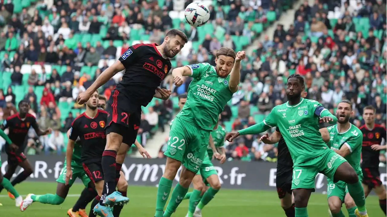 Ligue 2 : Saint-Etienne s'incline contre Rodez et s'enfonce dans la zone rouge