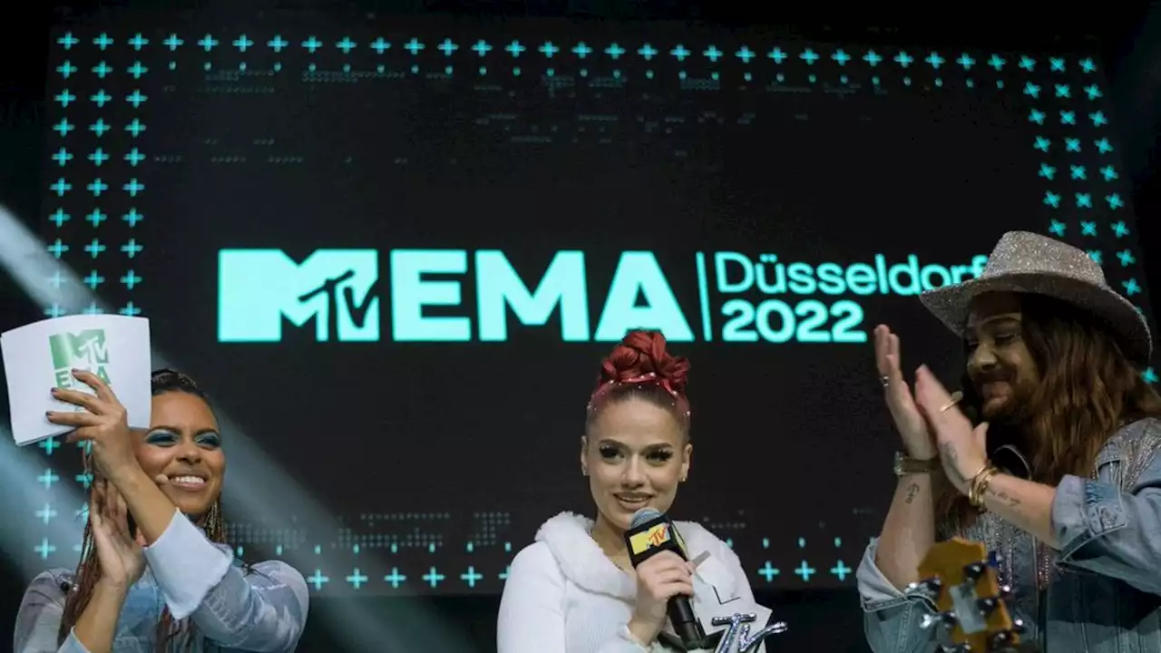 Badmómzjay gewinnt erneut Best German Act