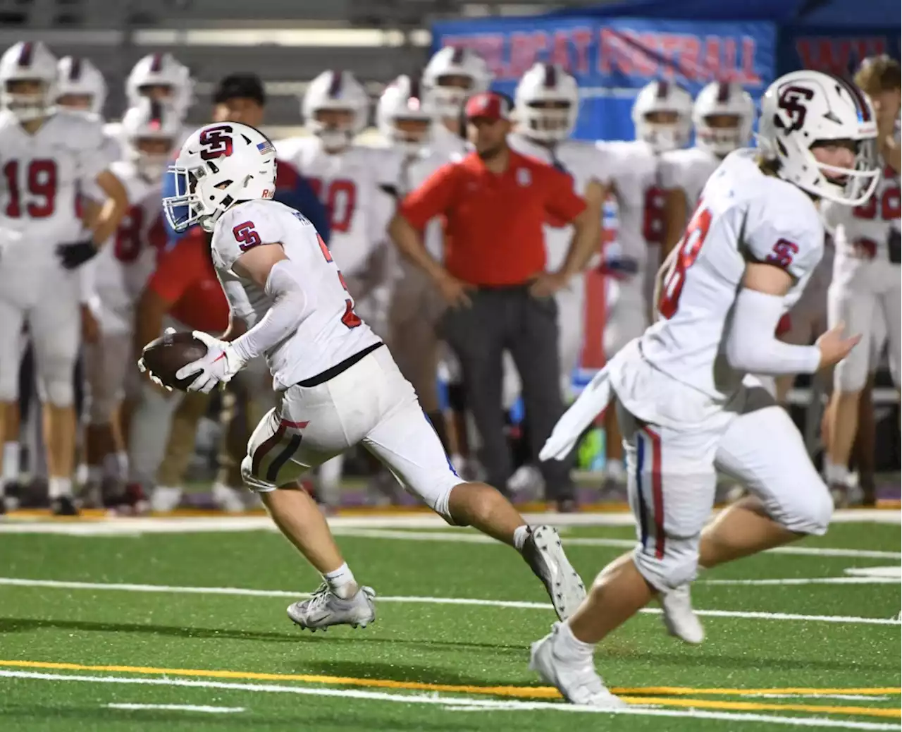 High School football playoffs: St. Ignatius scores 21 unanswered points to beat Half Moon Bay