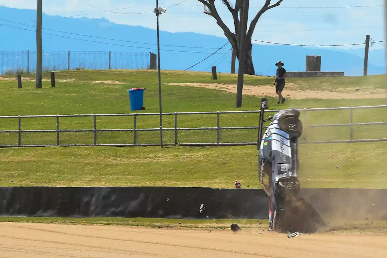 Spectacular crash rules T8 Mercedes out of Bathurst