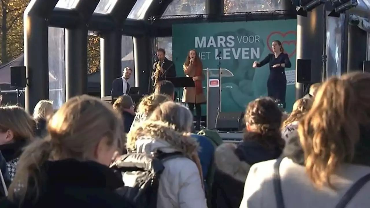 Duizenden lopers in mars tegen abortus Den Haag, ook tegendemonstraties