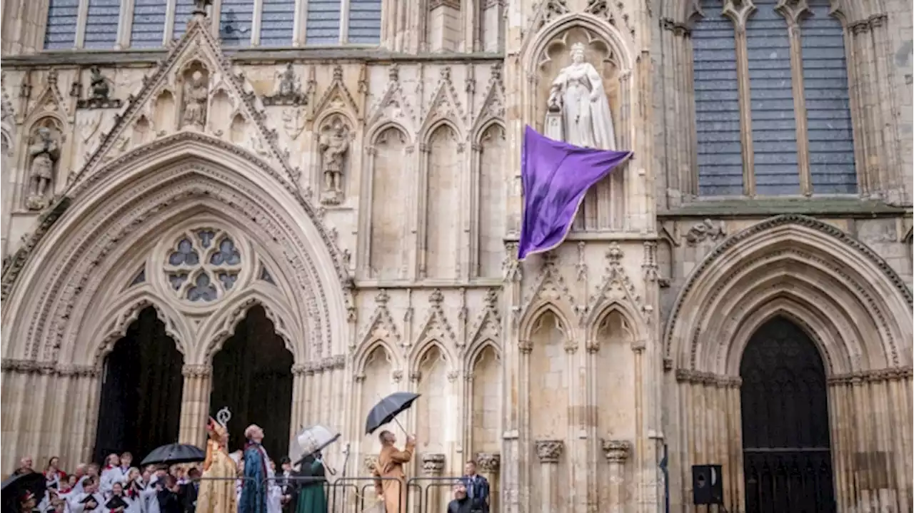 King Charles Just Unveiled a 7-Foot Statue of Queen Elizabeth in the UK