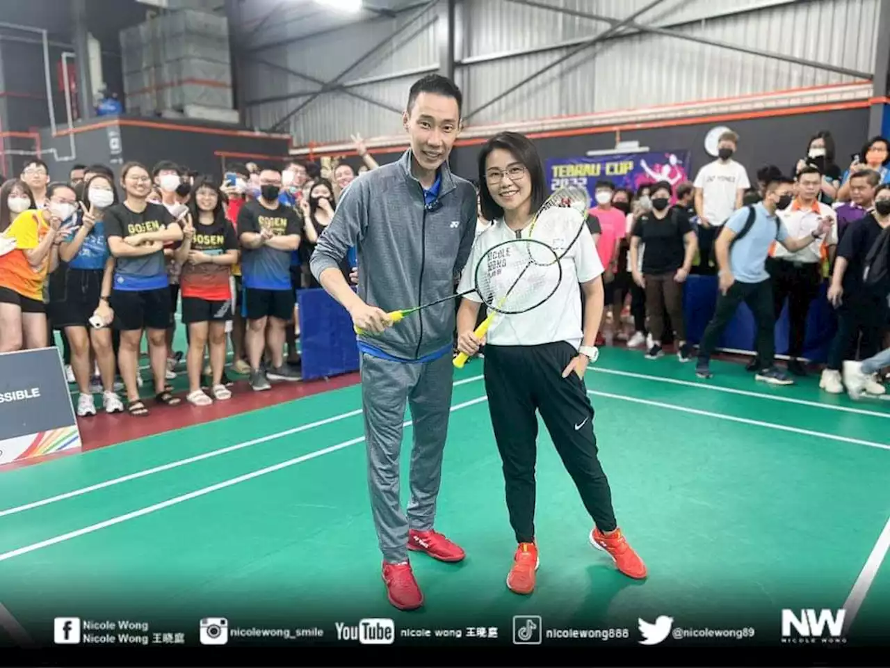 Chong Wei, Tebrau BN candidate Nicole Wong take part in friendly match