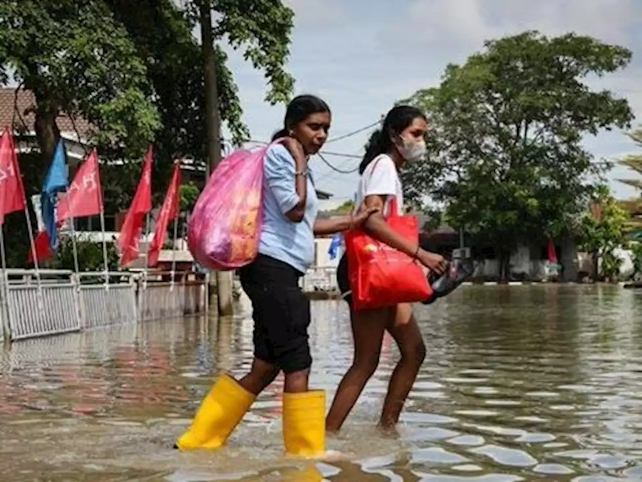 GE15: Floods may spoil voting experience, say young voters