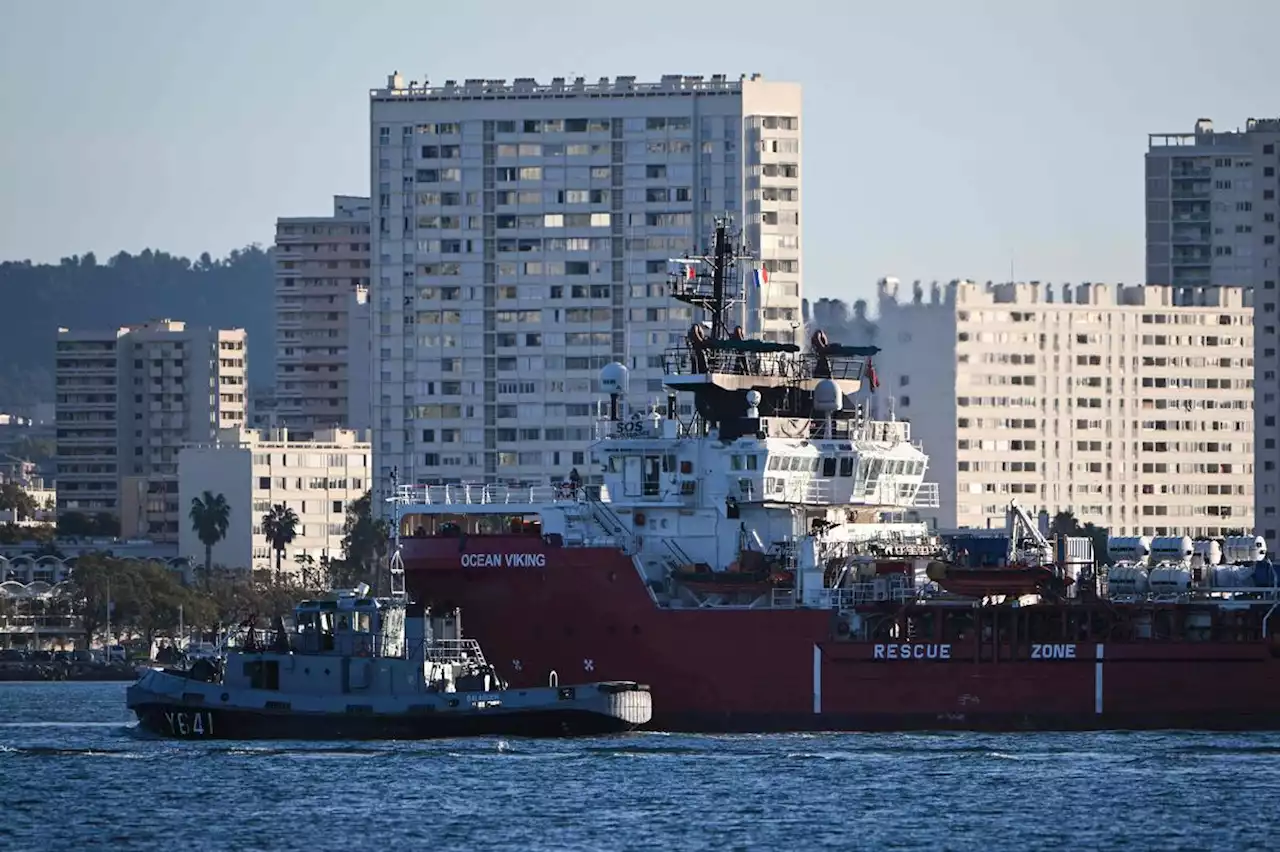 Ocean Viking : le débarquement des migrants terminé, le navire a quitté le port militaire de Toulon