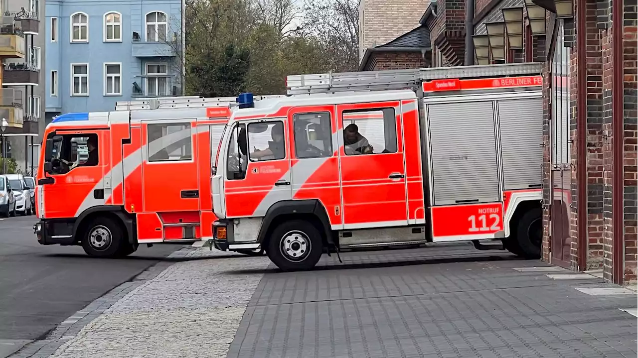 Im Ernstfall können keine Rettungswagen fahren: Berliner Feuerwehr hat kein Diesel-Depot für ihre Fahrzeuge