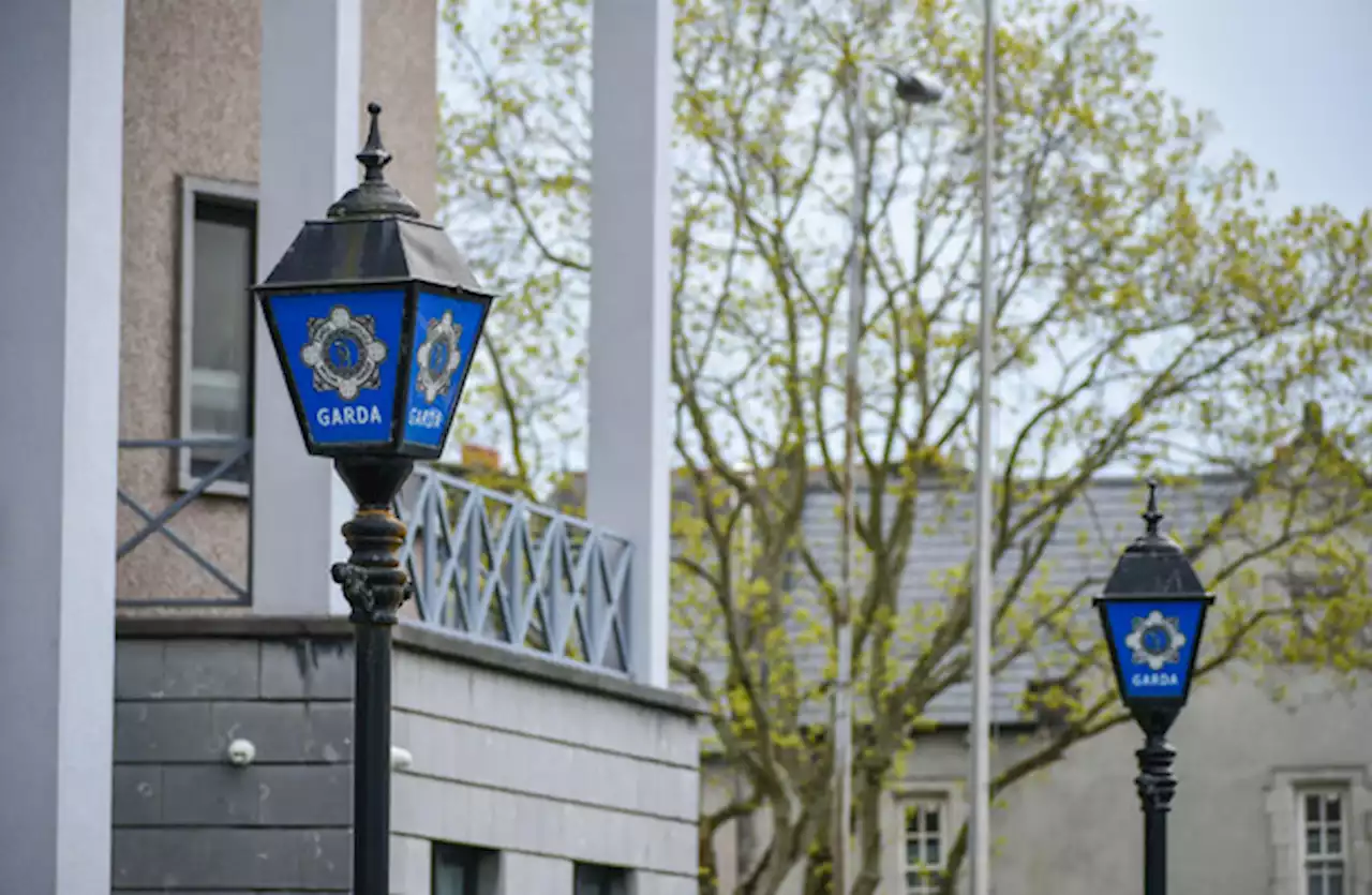 Man held at knifepoint during armed robbery in Cork