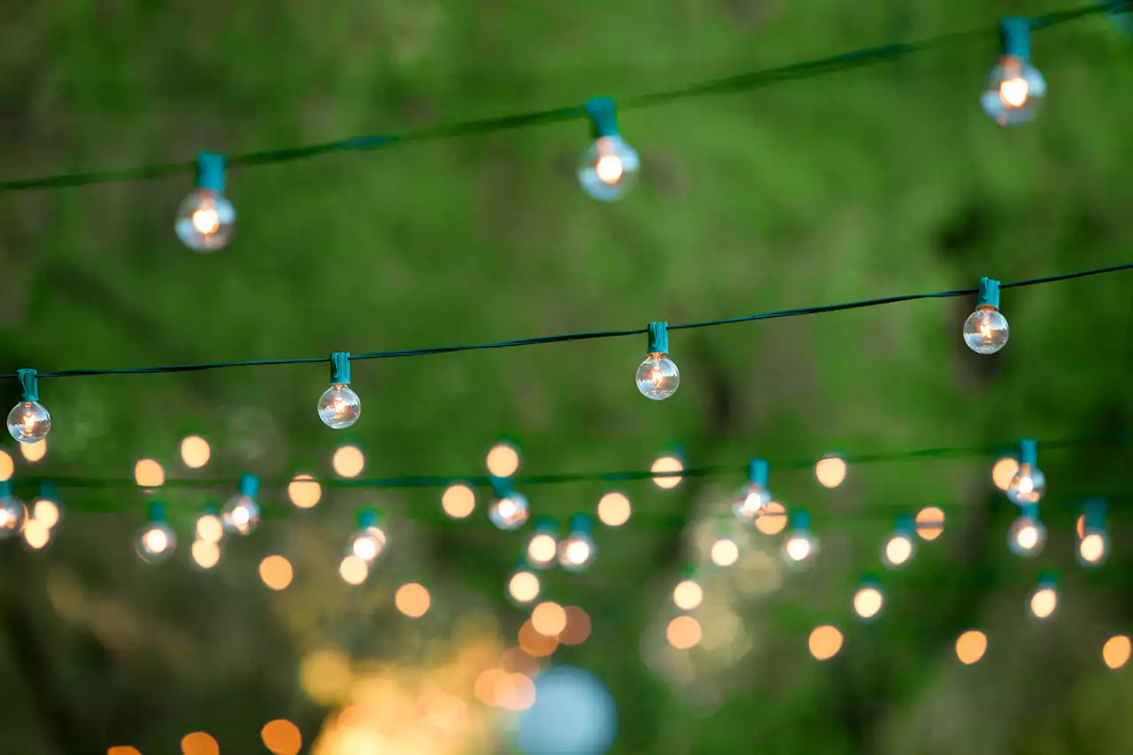 How much does it cost to run Christmas lights?