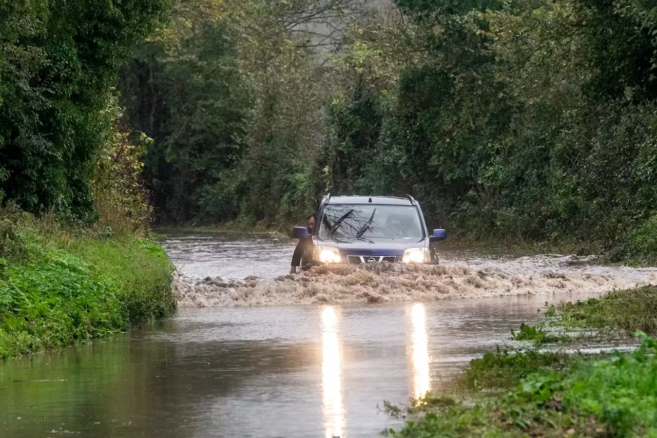 Urgent flood alert as Brits brace for downpours & Met Office say 'get prepared'