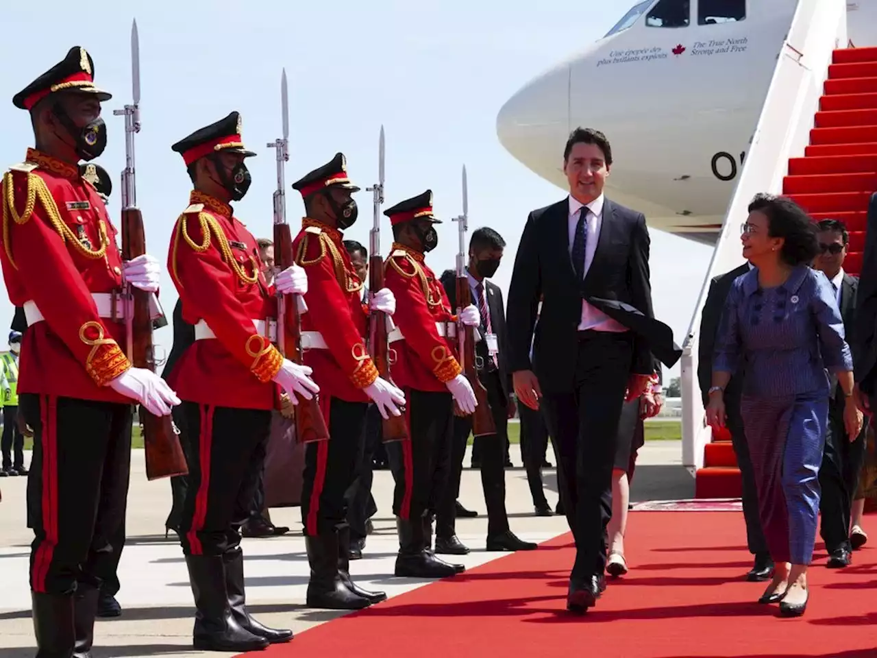 Trudeau puts cash behind pledges during ASEAN summit visit