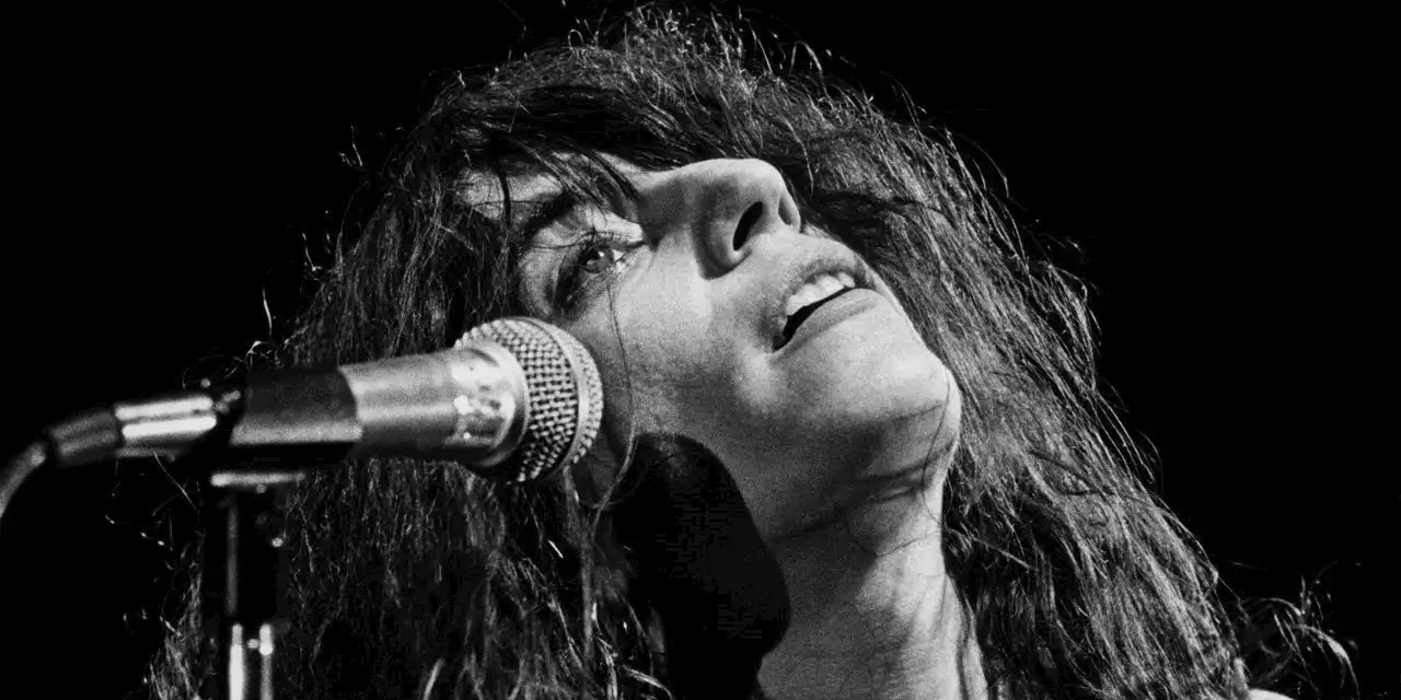 How Patti Smith Found the Dark Side of ‘You Light Up My Life’