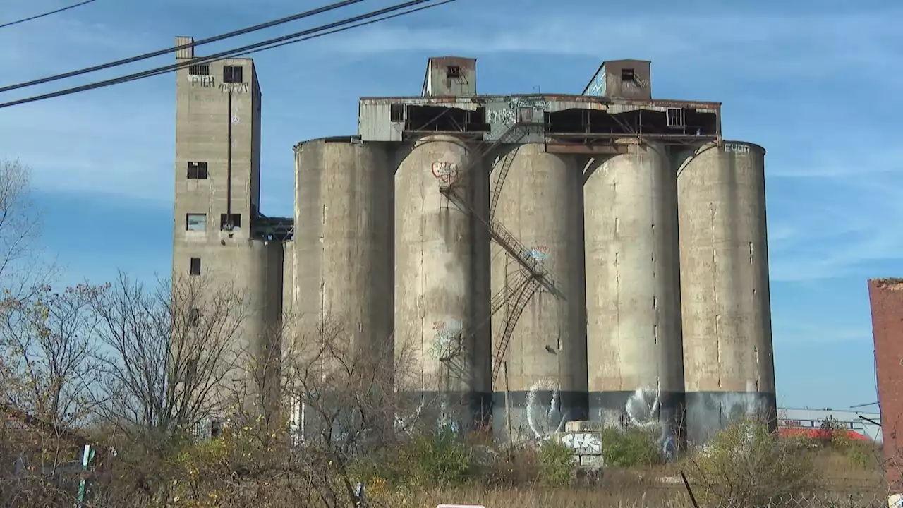 ‘Chicago Tonight’ in Your Neighborhood: McKinley Park and Future of Damen Silos