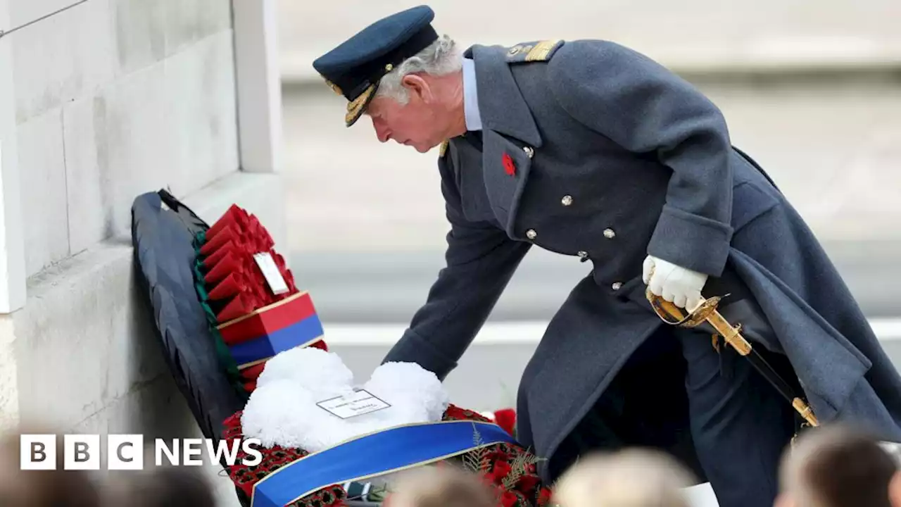 Remembrance Sunday: UK to fall silent to commemorate war dead