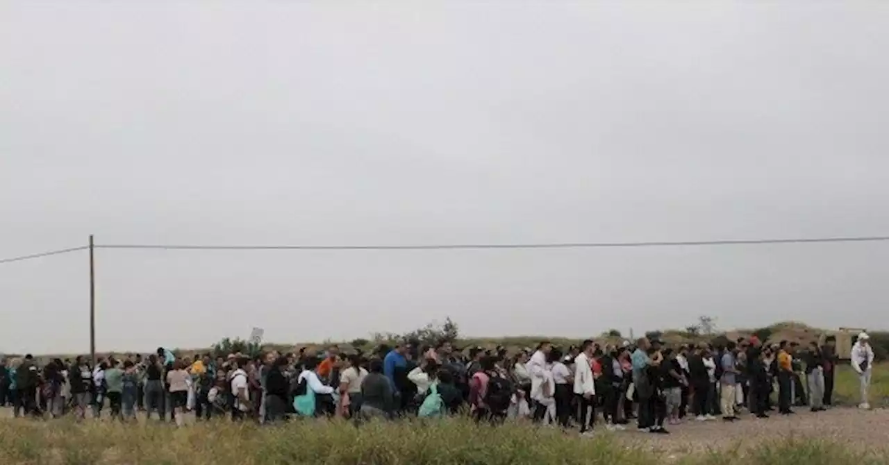 Exclusive: 800 Migrants Move into Texas Border Town After Sunrise Crossings