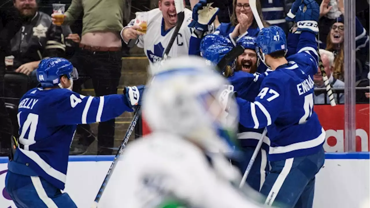 Maple Leafs rally to defeat struggling Canucks 3-2