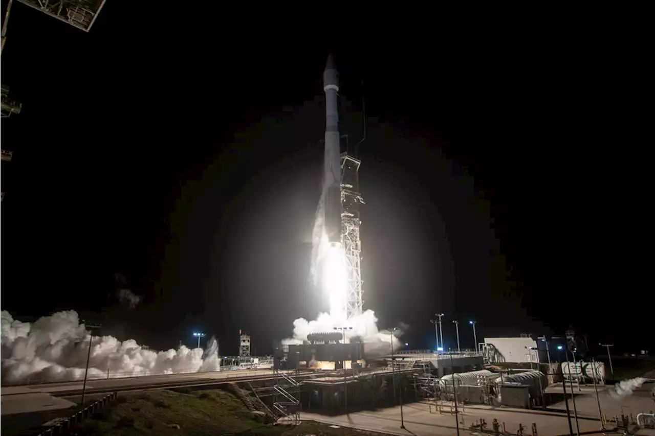 NASA launches weather satellite, inflatable heat shield test | Digital Trends