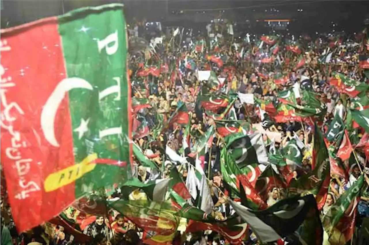 وزیر آباد واقعہ : پی ٹی آئی کے تمام پارلیمنٹیرینز کا سپریم کورٹ سے رجوع کا فیصلہ