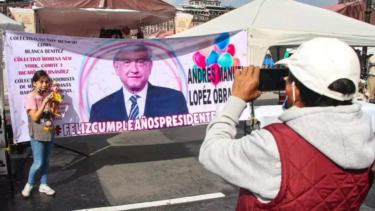 AMLO recibe felicitaciones por sus 69 años y agradece con un mensaje