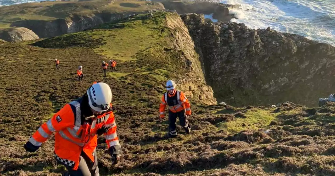 Sailors stuck for three days at Achill cliff-face after yacht washed up