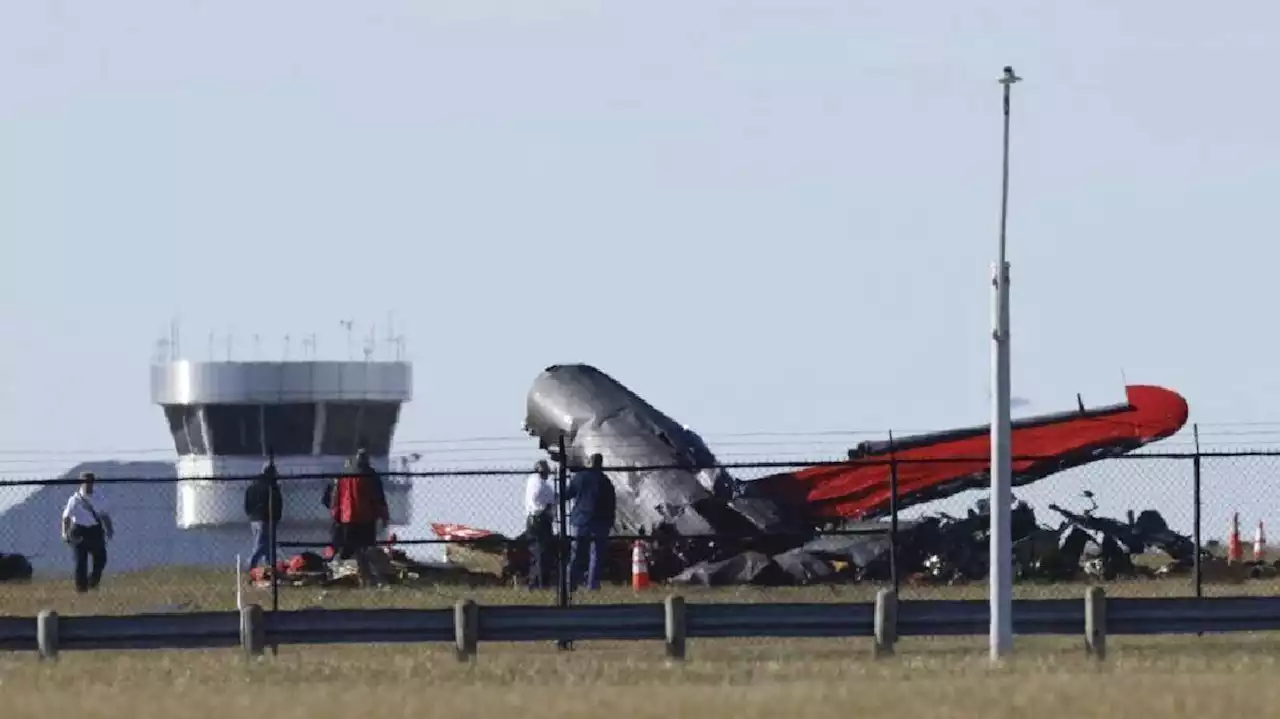 Two aircraft collide, crash during Dallas air show