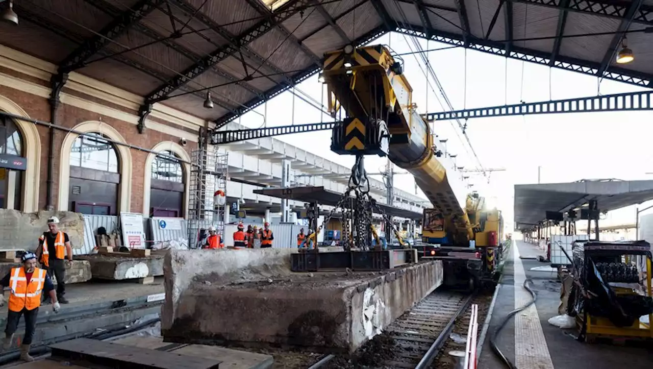 Toulouse : la grue la plus puissante de France est entrée en action à la gare Matabiau