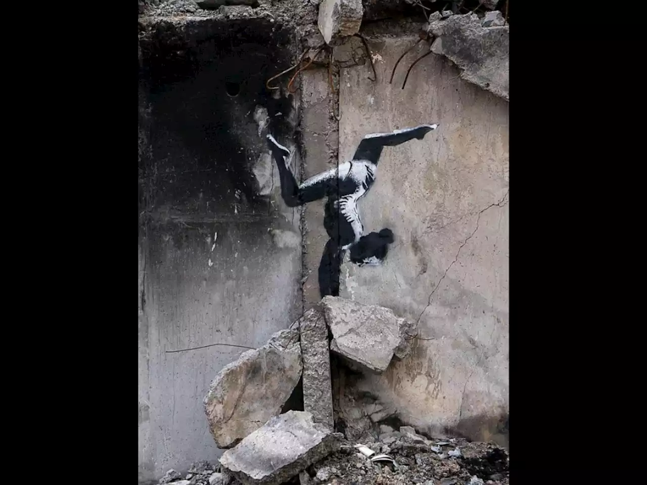 Revela Bansky nuevo graffiti en ciudad de Ucrania