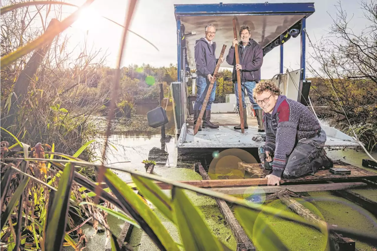 Hier entsteht ein Steg für ein Elektro-Boot – und das hat eine wichtige Aufgabe