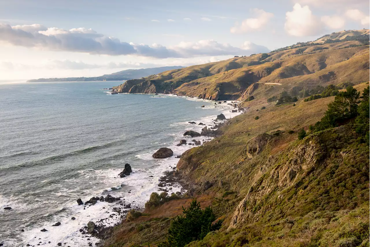 Coast Guard Rescues 7 People From Disabled Boat Off Muir Beach