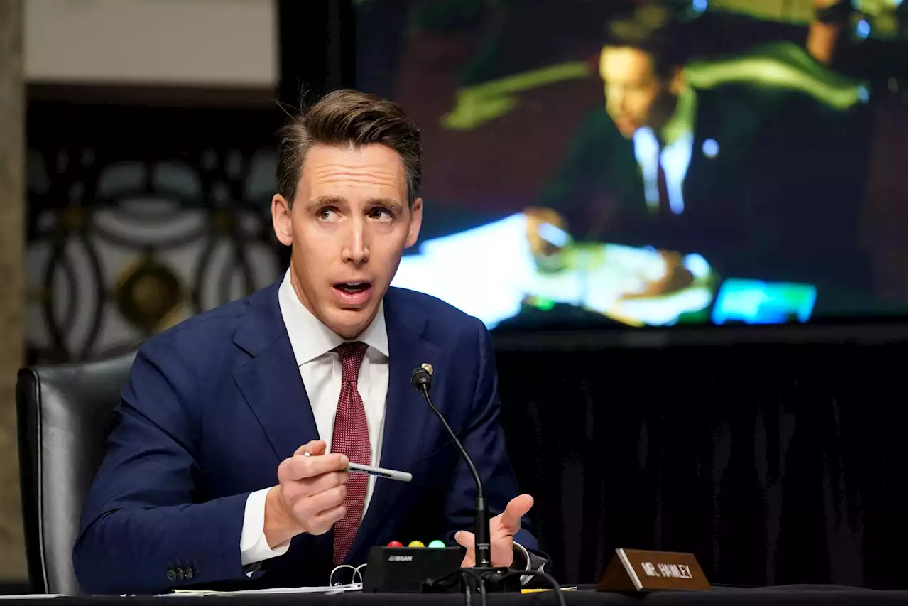 Josh Hawley declares death of GOP after midterm: 'Time to bury it'