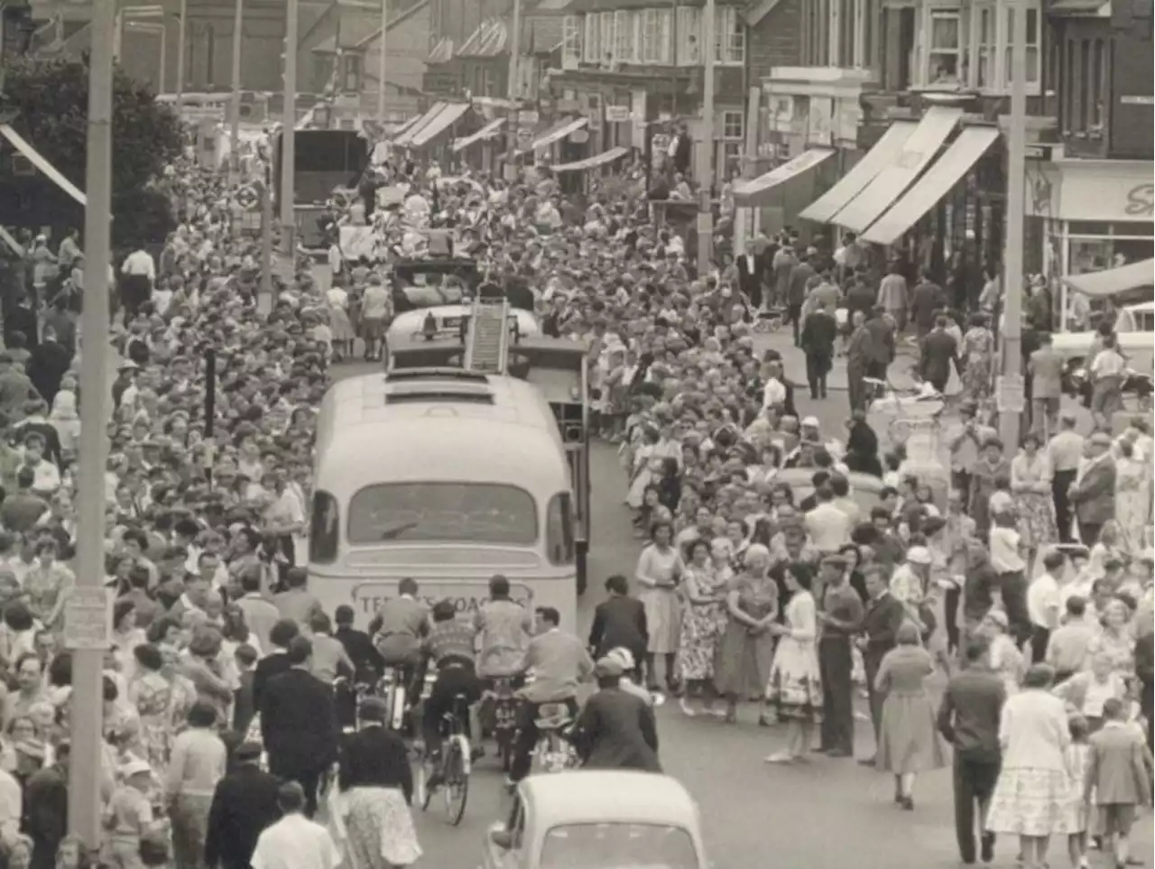 Stunning picture of crowds lining the streets for carnival parade