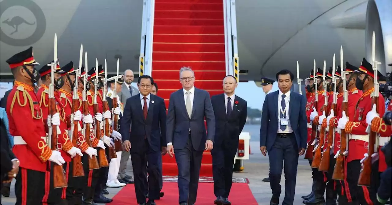 Australia's Albanese talks briefly with China's Li, prompting talk of summit -media